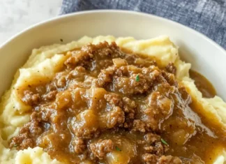 Ground Beef and Gravy Over Mashed Potatoes